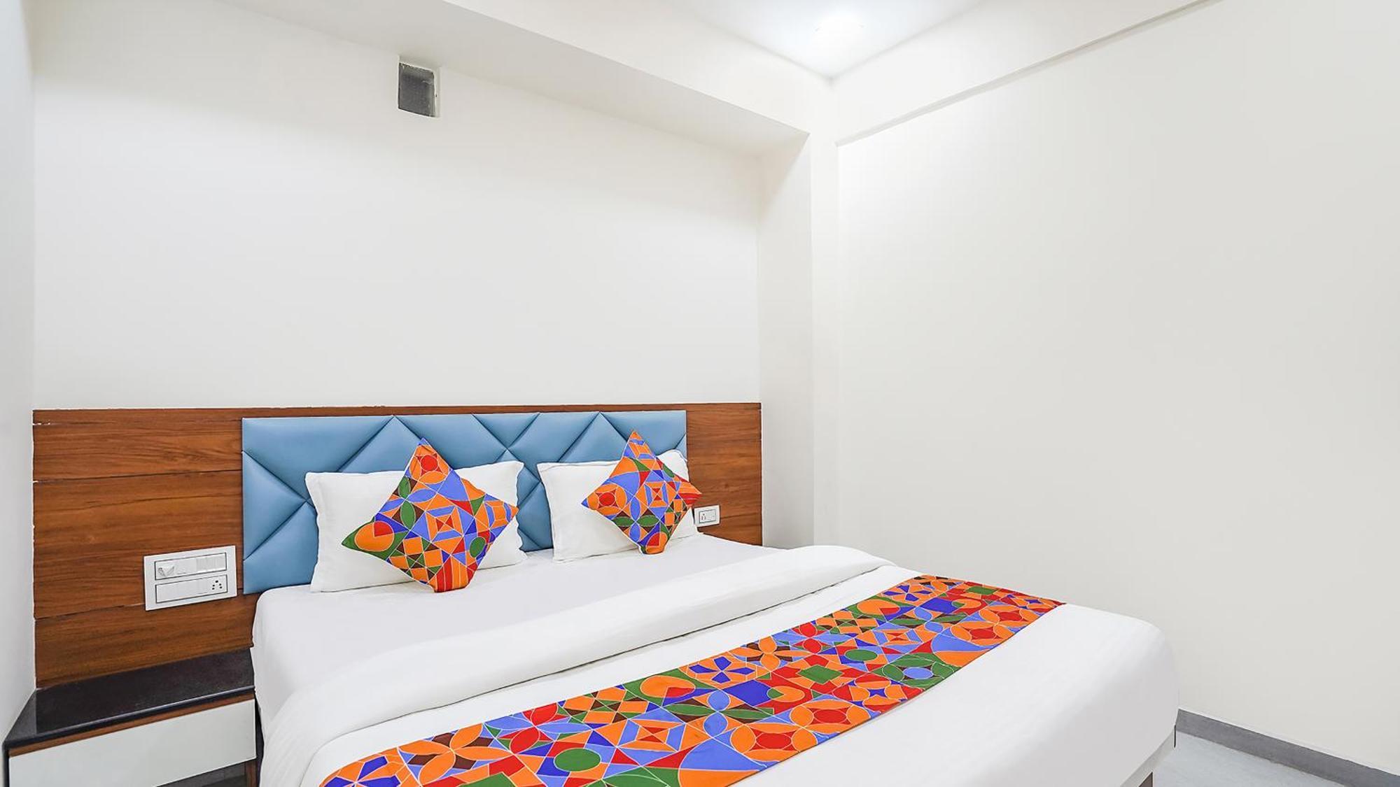 Fabhotel Vishala In Ahmedabad Exteriör bild