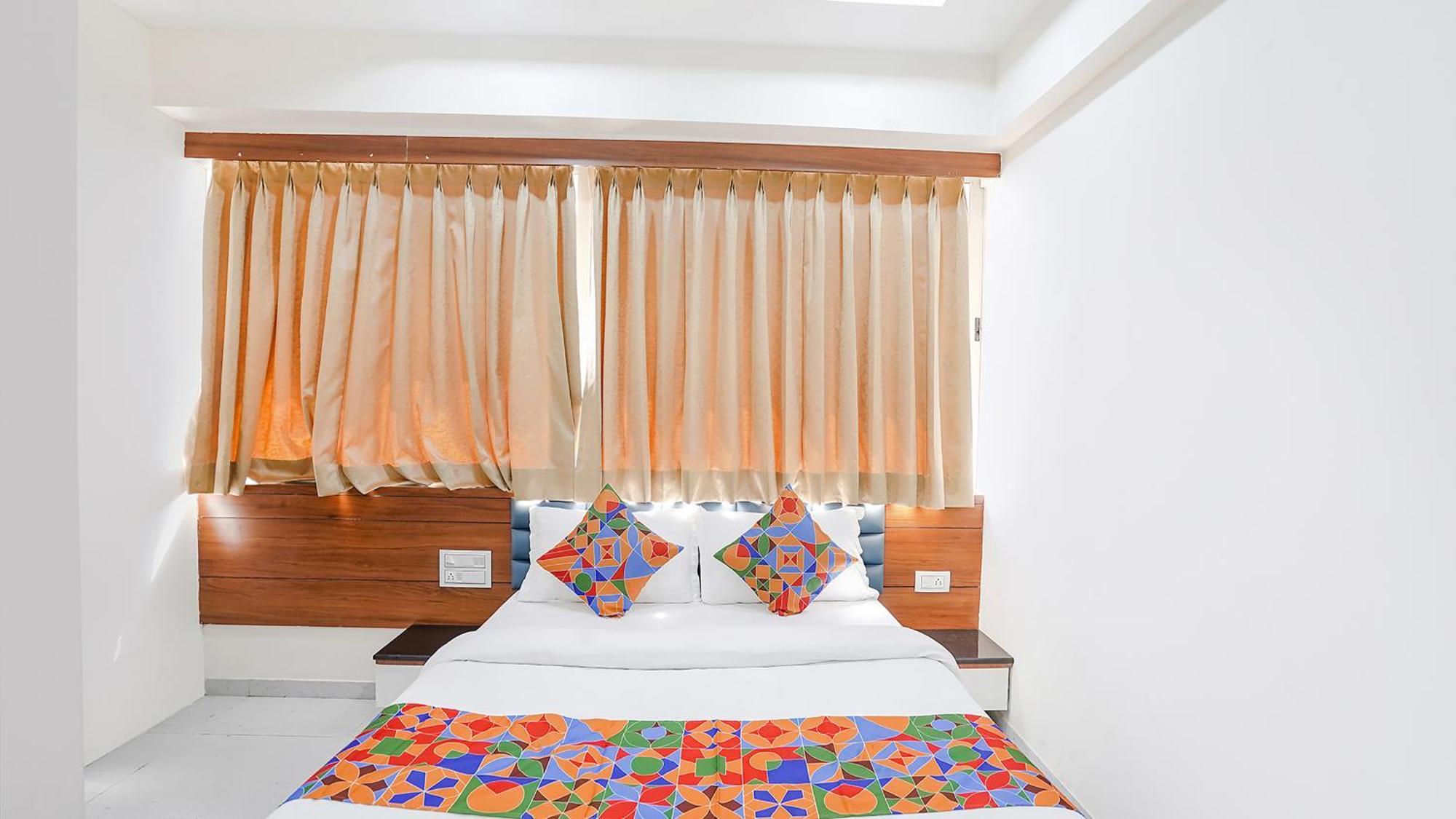 Fabhotel Vishala In Ahmedabad Exteriör bild