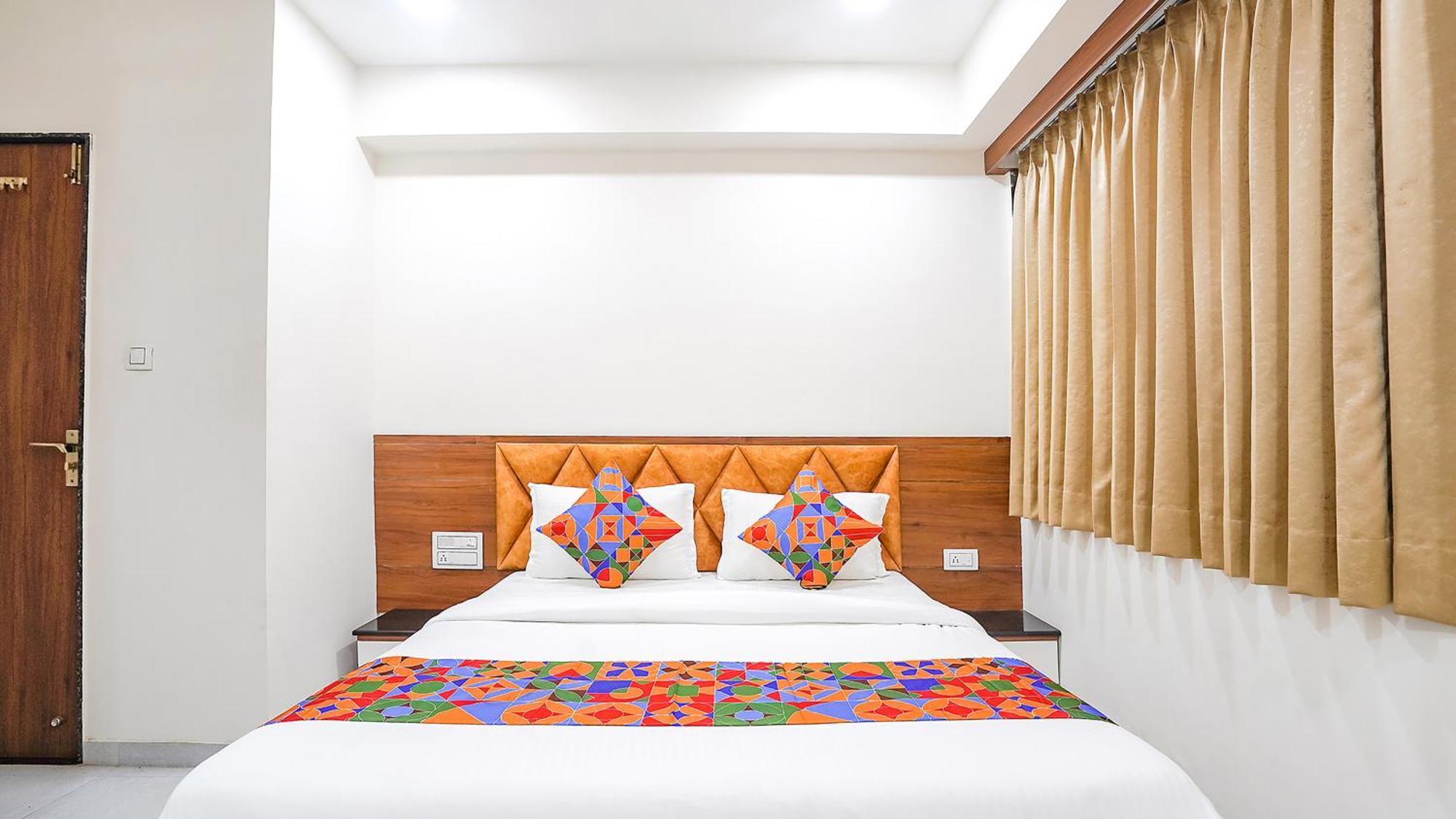 Fabhotel Vishala In Ahmedabad Exteriör bild