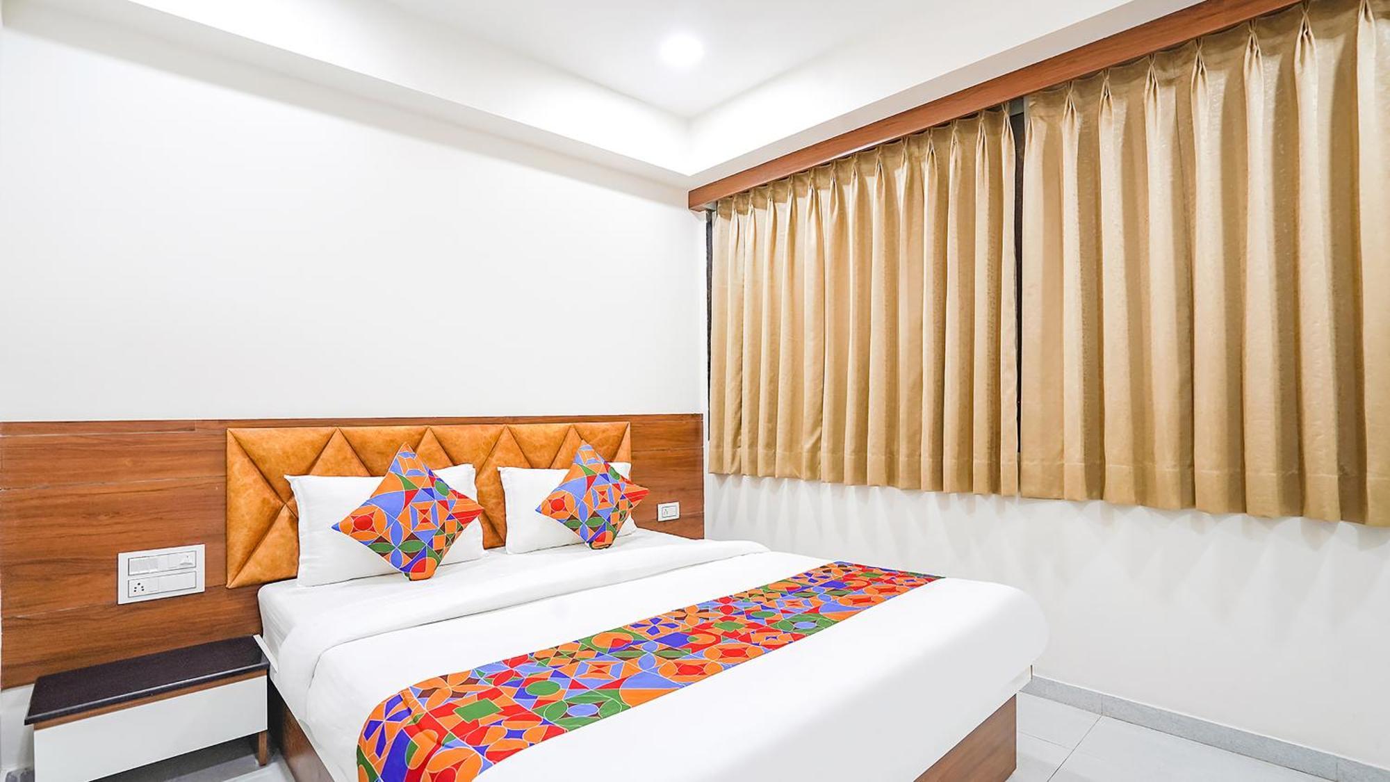Fabhotel Vishala In Ahmedabad Exteriör bild