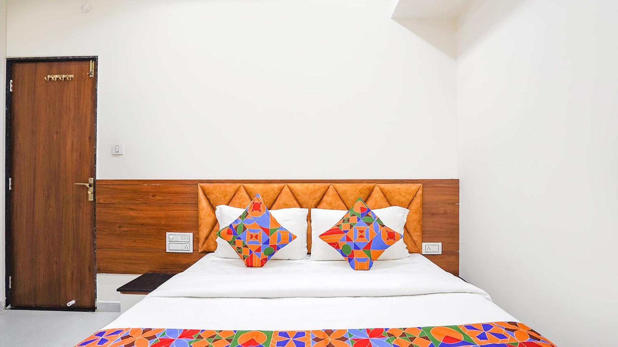 Fabhotel Vishala In Ahmedabad Exteriör bild