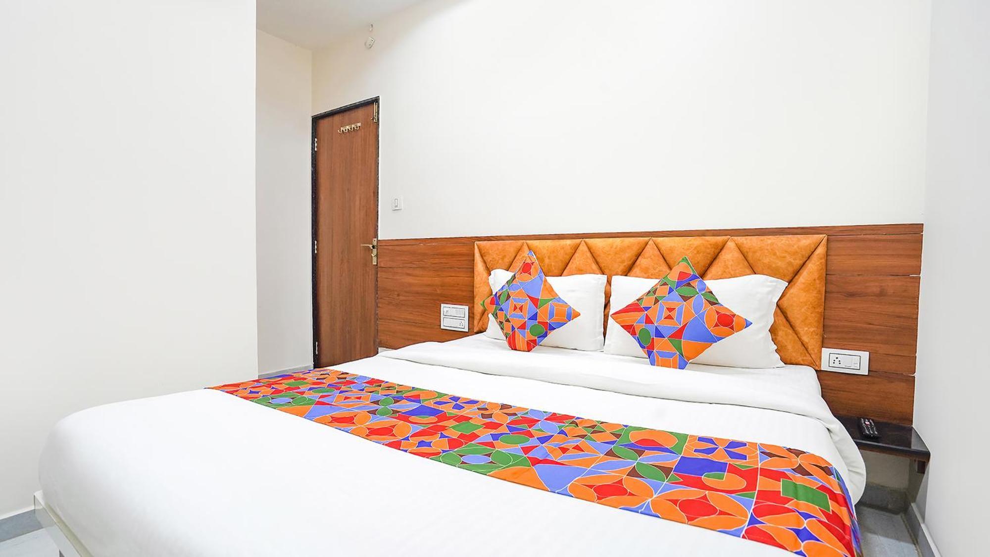 Fabhotel Vishala In Ahmedabad Exteriör bild